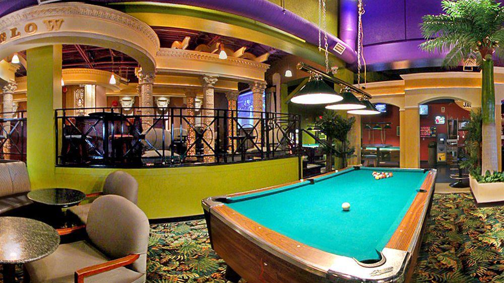 Red Lion Inn And Suites Victoria Saanich Extérieur photo