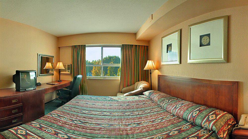 Red Lion Inn And Suites Victoria Saanich Extérieur photo